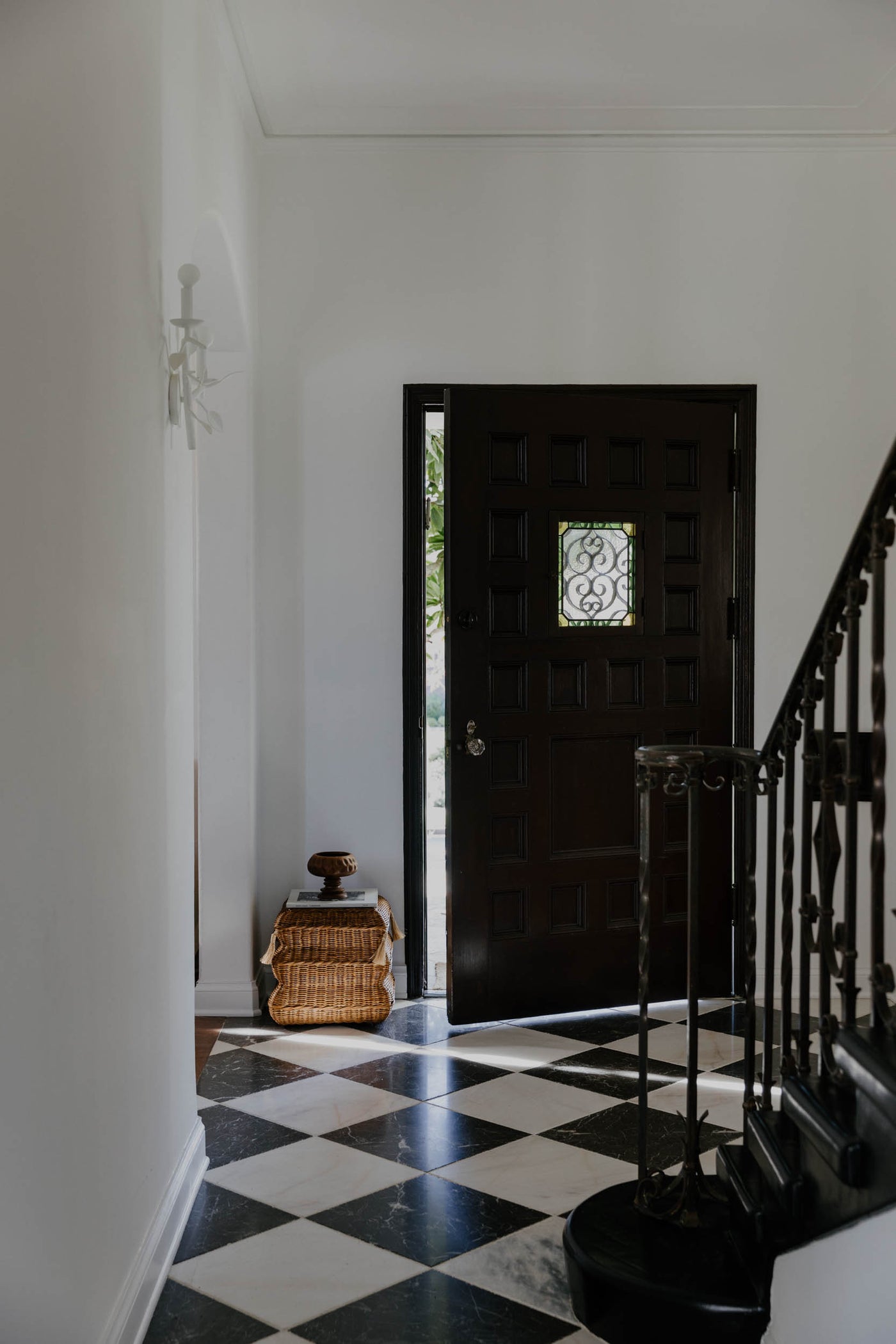 Tess Interiors | With a focus on intentional, liveable luxury, it’s our goal to make every corner of your space feel like a natural extension of you. Based in Los Angeles; designing wherever you call home.