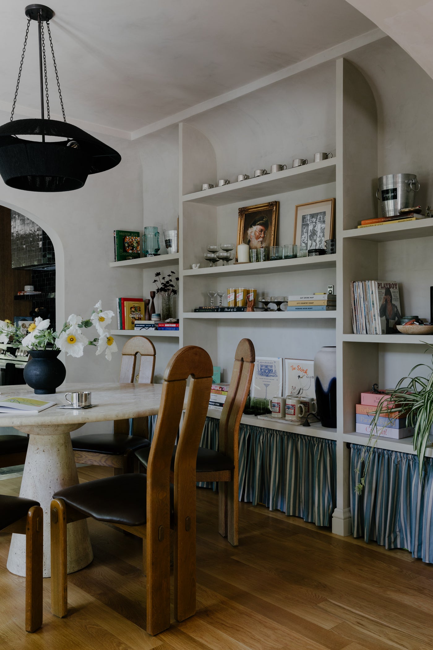 Tess Interiors | With a focus on intentional, liveable luxury, it’s our goal to make every corner of your space feel like a natural extension of you. Based in Los Angeles; designing wherever you call home.