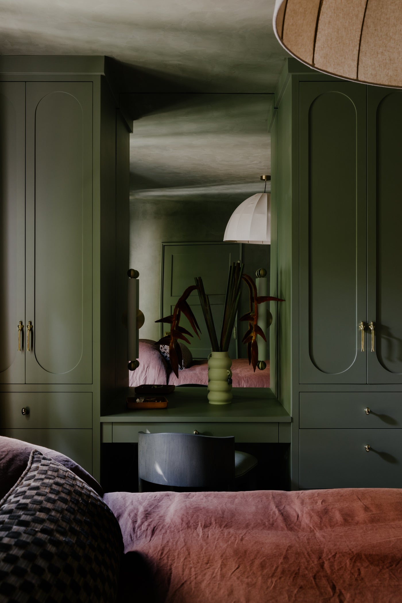 Tess Interiors | With a focus on intentional, liveable luxury, it’s our goal to make every corner of your space feel like a natural extension of you. Based in Los Angeles; designing wherever you call home.