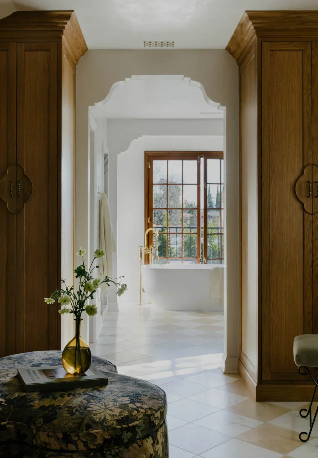  | Tess InteriorsArticle Title Four | With a focus on intentional, liveable luxury, it’s our goal to make every corner of your space feel like a natural extension of you. Based in Los Angeles; designing wherever you call home.