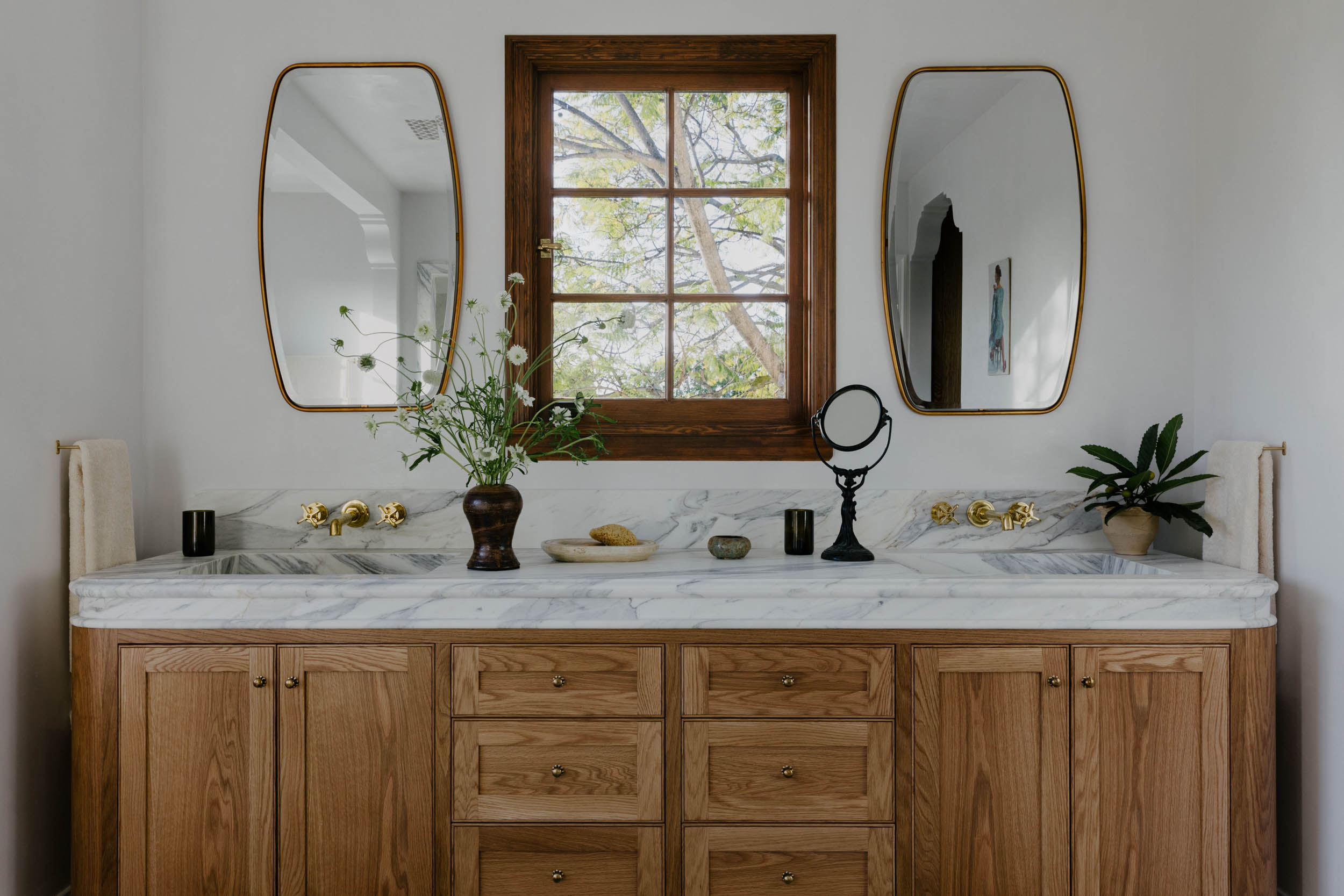 Tess Interiors | With a focus on intentional, liveable luxury, it’s our goal to make every corner of your space feel like a natural extension of you. Based in Los Angeles; designing wherever you call home.