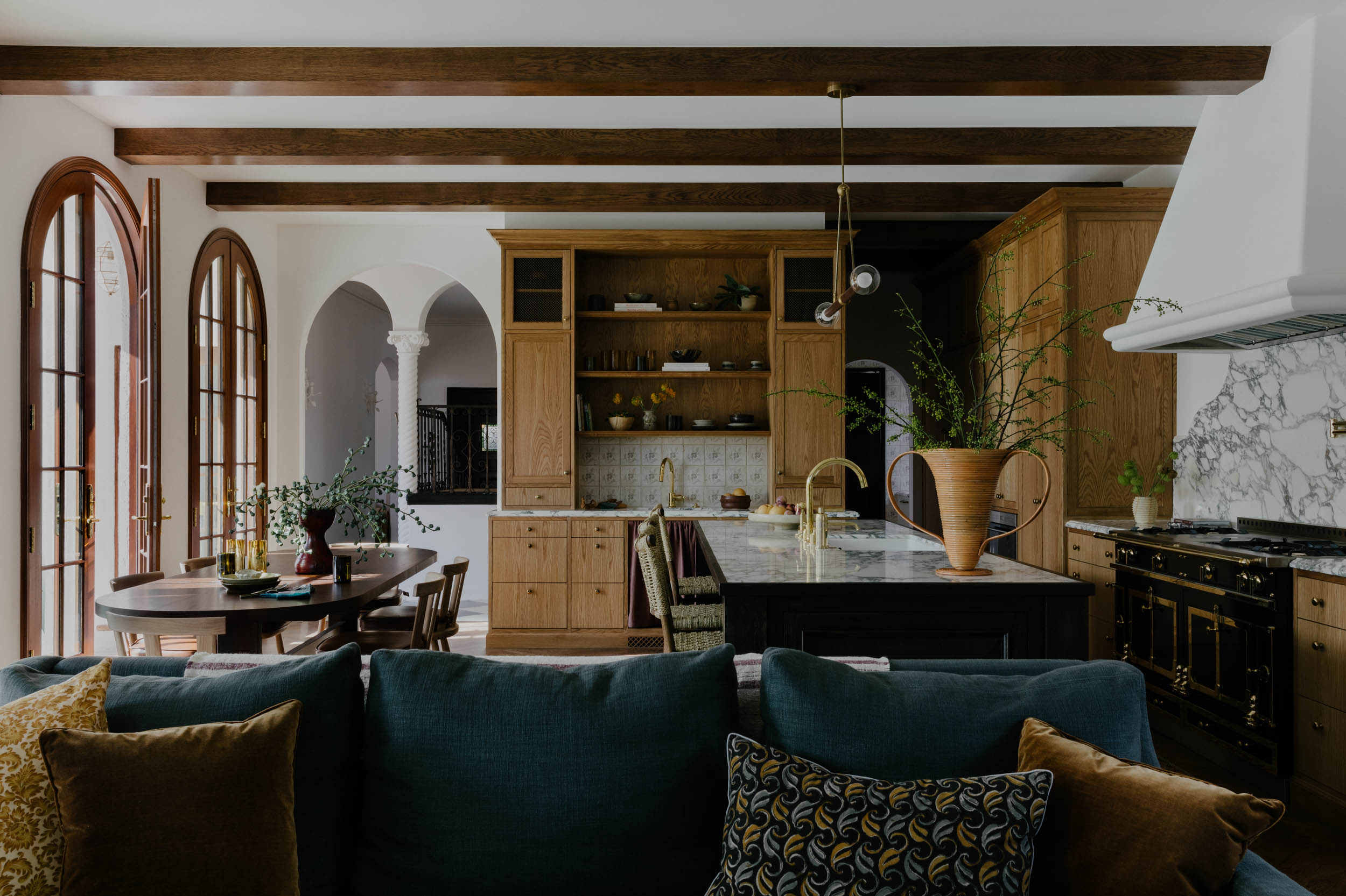 Tess Interiors | With a focus on intentional, liveable luxury, it’s our goal to make every corner of your space feel like a natural extension of you. Based in Los Angeles; designing wherever you call home.