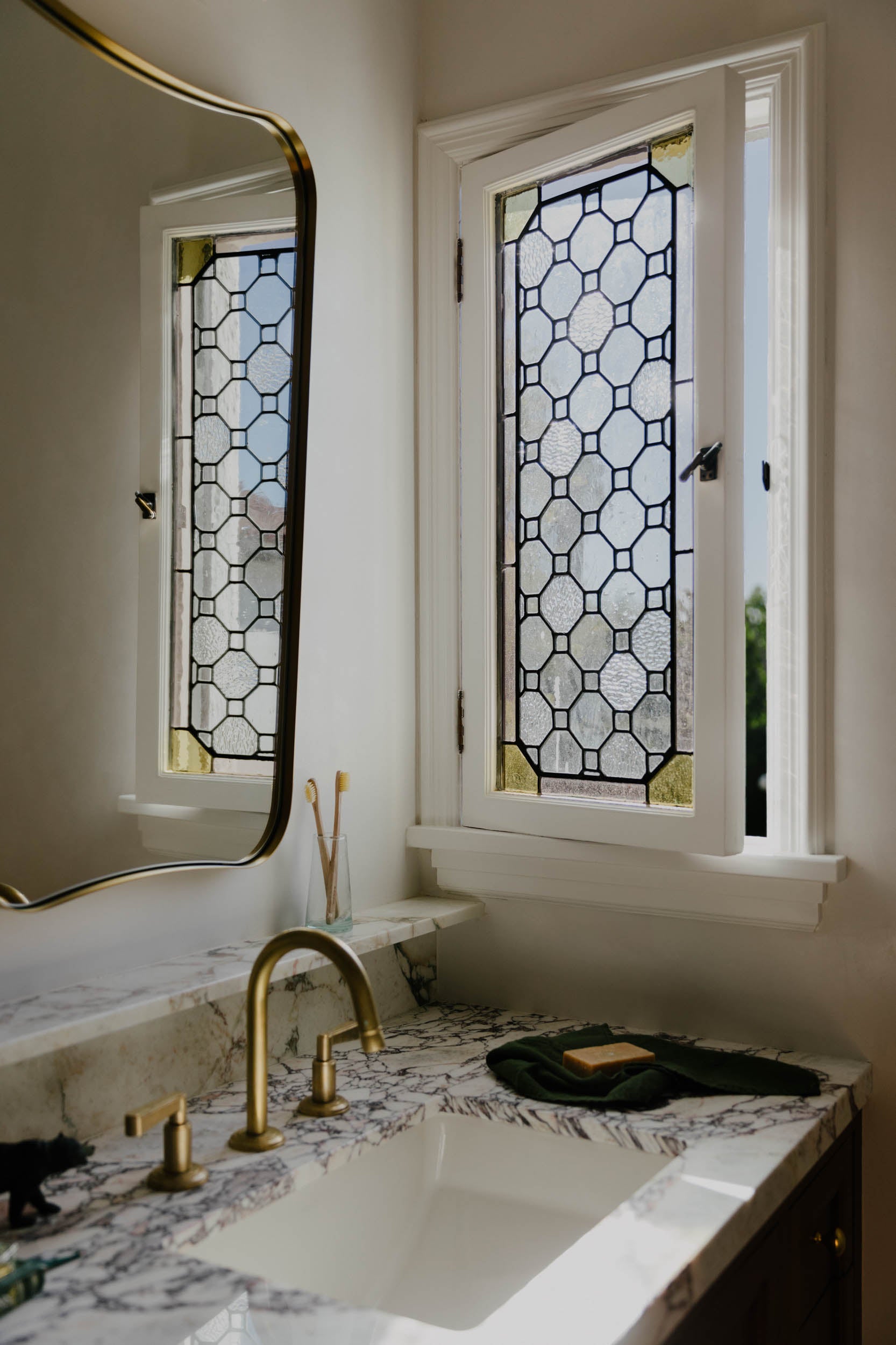 Tess Interiors | With a focus on intentional, liveable luxury, it’s our goal to make every corner of your space feel like a natural extension of you. Based in Los Angeles; designing wherever you call home.