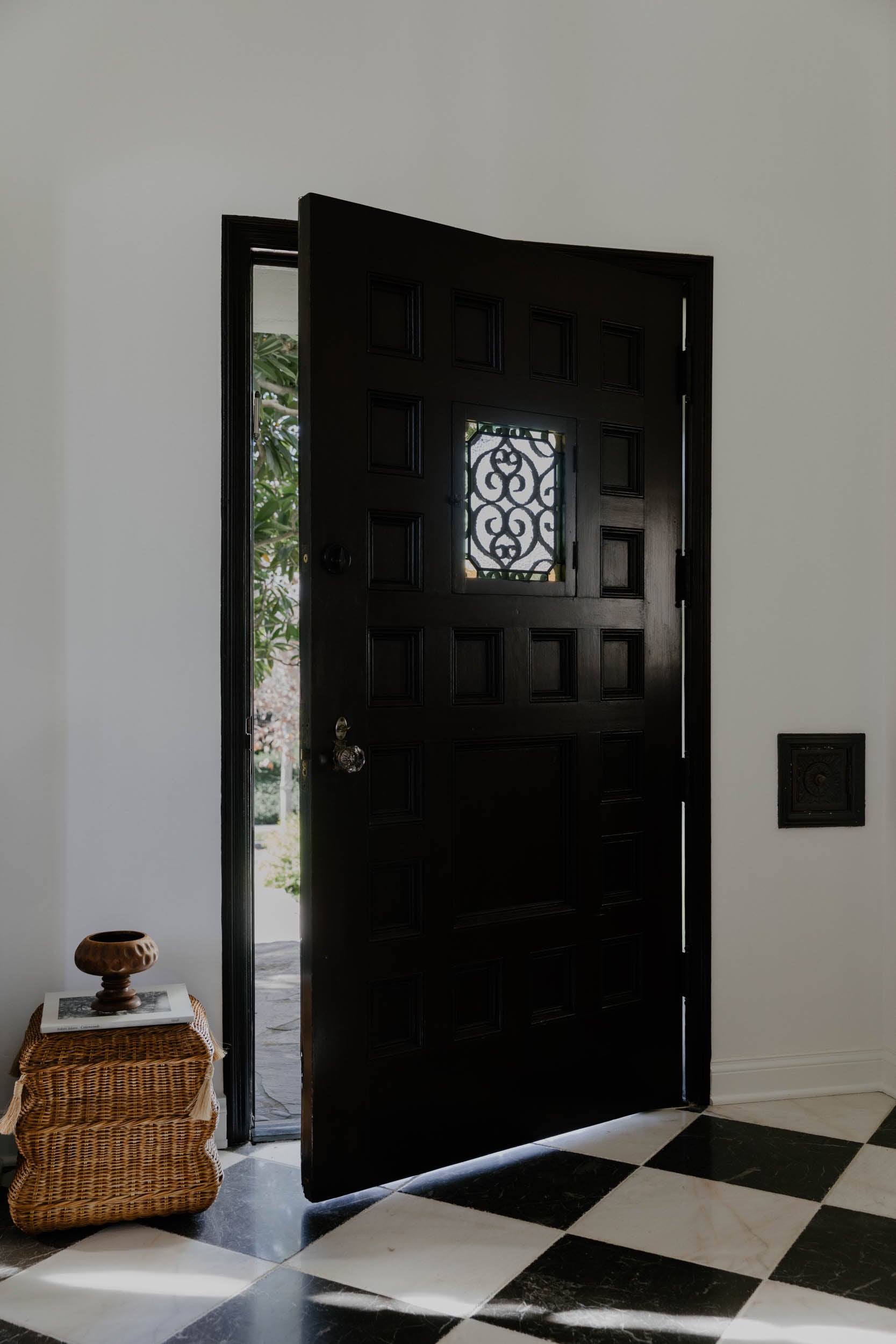 Tess Interiors | With a focus on intentional, liveable luxury, it’s our goal to make every corner of your space feel like a natural extension of you. Based in Los Angeles; designing wherever you call home.