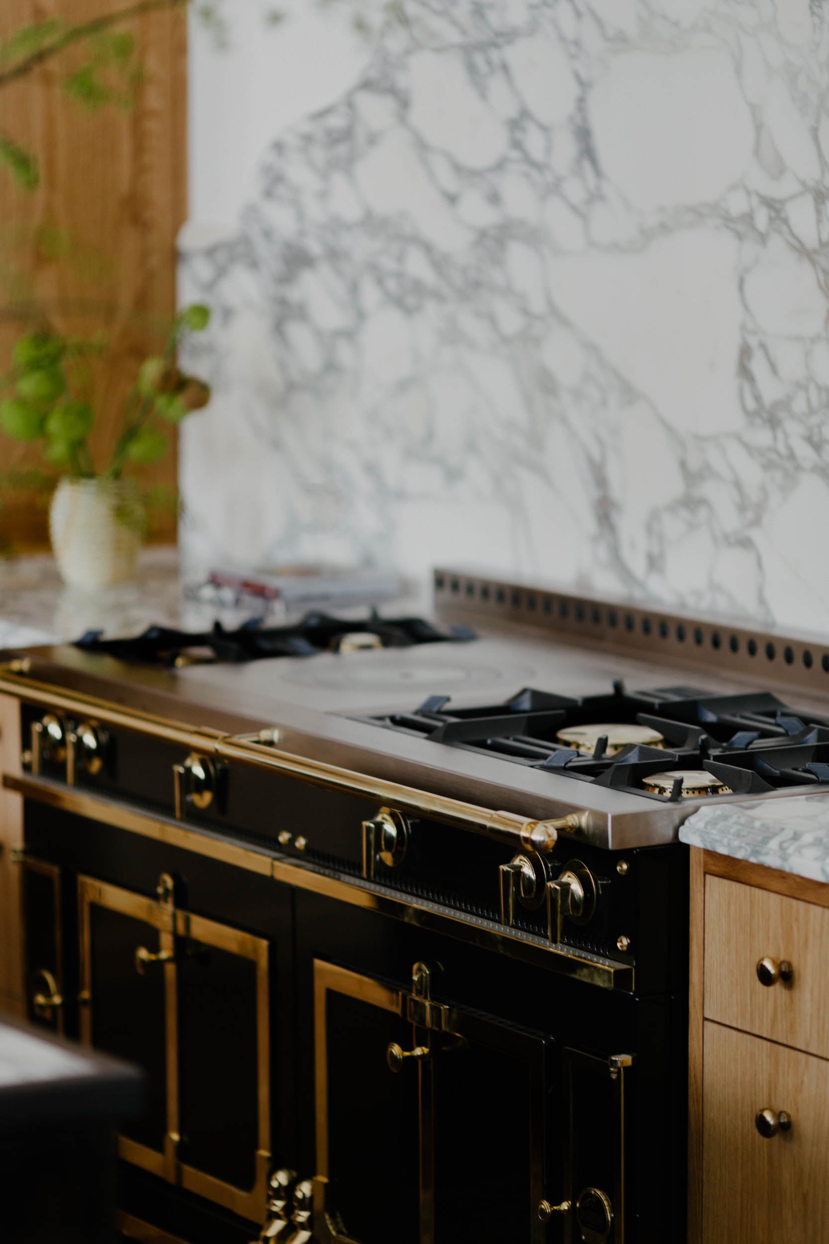 Tess Interiors | With a focus on intentional, liveable luxury, it’s our goal to make every corner of your space feel like a natural extension of you. Based in Los Angeles; designing wherever you call home.
