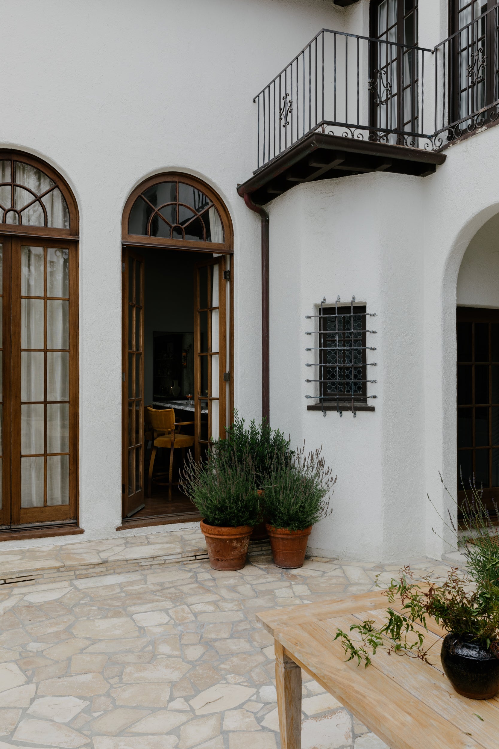 Tess Interiors | With a focus on intentional, liveable luxury, it’s our goal to make every corner of your space feel like a natural extension of you. Based in Los Angeles; designing wherever you call home.